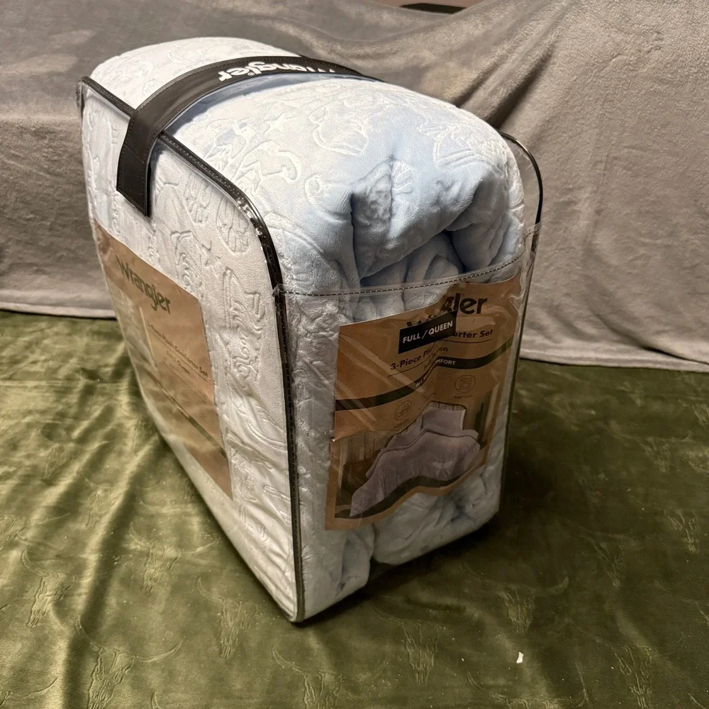 Wrangler boot designed comforter